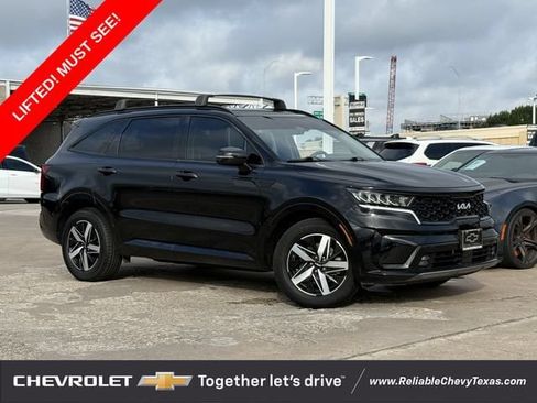 Used 2022 Kia Sorento EX w/ Panoramic Sunroof Package FWD image 2