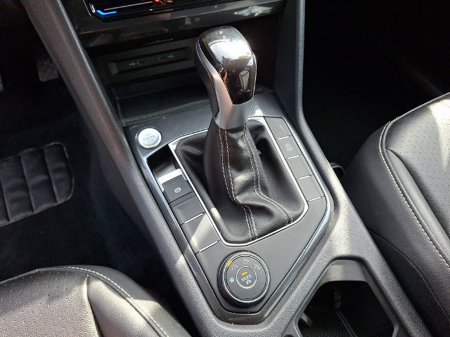 Used 2024 Volkswagen Tiguan SE AWD/4WD image 22