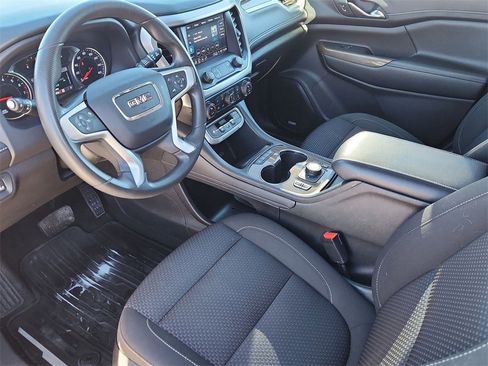 Used 2023 GMC Acadia SLE w/ Driver Convenience Package image 10