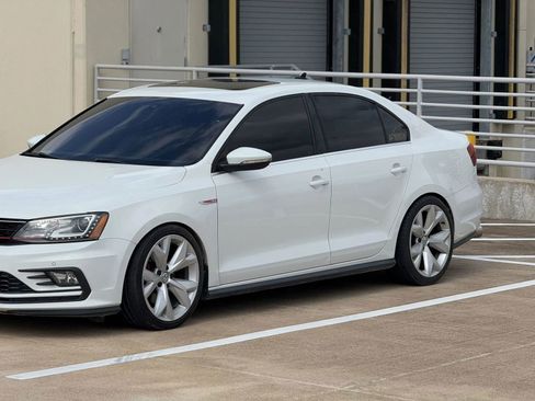 Used 2016 Volkswagen Jetta GLI SEL FWD image 4