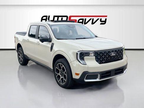 Used 2025 Ford Maverick Lariat AWD/4WD image 1