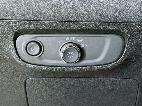 Used 2025 Buick Encore GX Preferred image 17