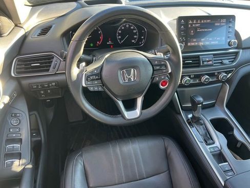 Used 2018 Honda Accord Touring image 35