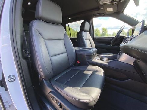 Used 2023 Chevrolet Tahoe Z71 w/ Luxury Package AWD/4WD image 29