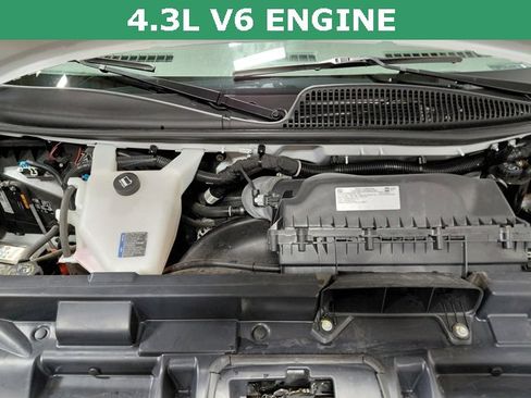 Used 2024 GMC Savana 2500 w/ Driver Convenience Package image 9