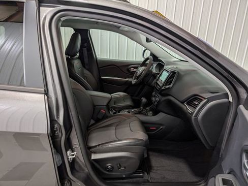 Used 2022 Jeep Cherokee Trailhawk w/ Sound & Nav Group AWD/4WD image 29