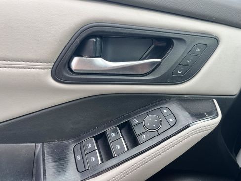 Used 2023 Nissan Rogue SL FWD image 23