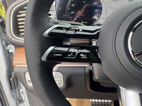 New 2025 Mercedes-Benz GLS 450 4MATIC image 23