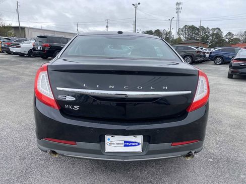 Used 2016 Lincoln MKS image 6