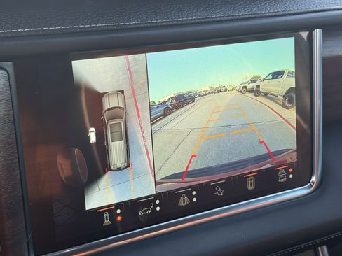 Used 2024 GMC Yukon XL Denali Ultimate AWD/4WD image 17