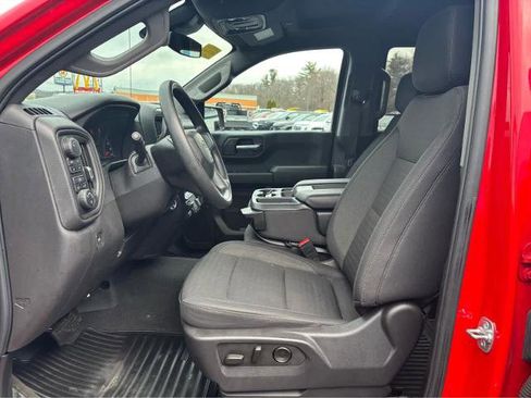 Used 2025 Chevrolet Silverado 1500 Custom Trail Boss w/ LPO, Dark Essentials Package image 16