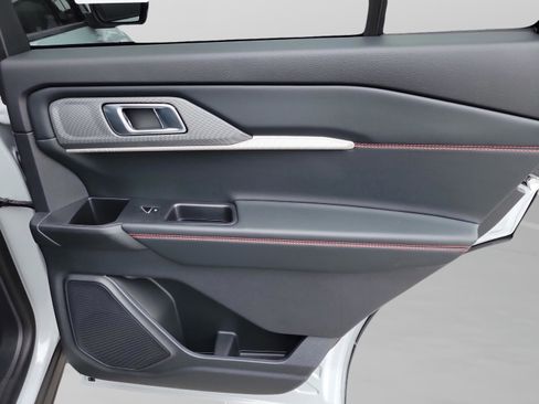 New 2026 Ford Explorer ST-Line w/ ST-Line Street Pack image 26