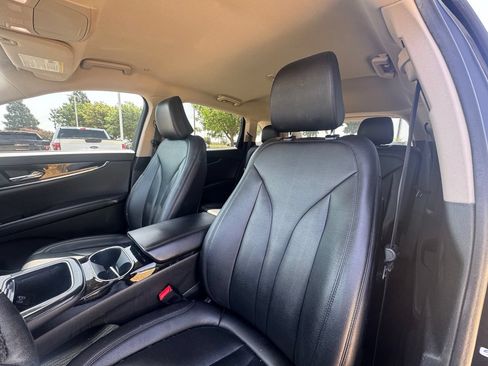 Used 2022 Lincoln Nautilus FWD w/ Premium Package image 6