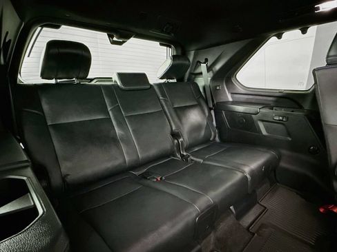 Certified 2025 Toyota Sequoia Platinum AWD/4WD image 30