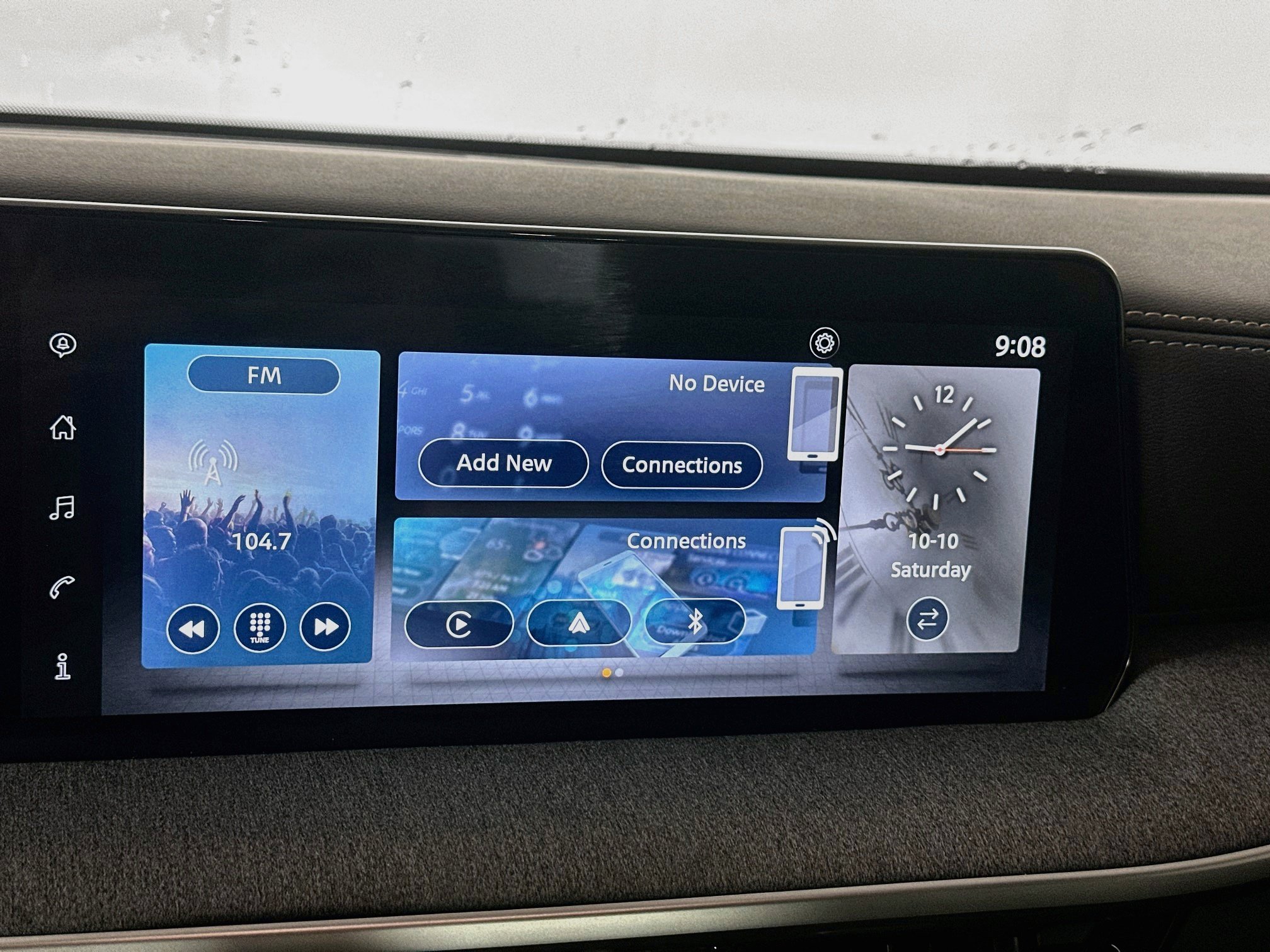 Used 2025 Nissan Kicks SV FWD image 21