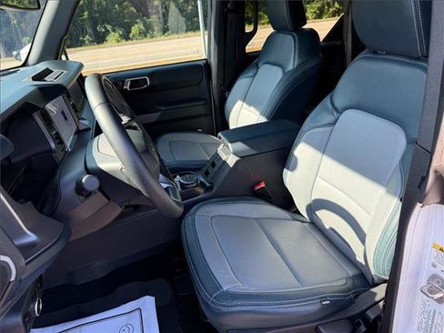 Used 2023 Ford Bronco Outer Banks w/ Sasquatch Package AWD/4WD image 28