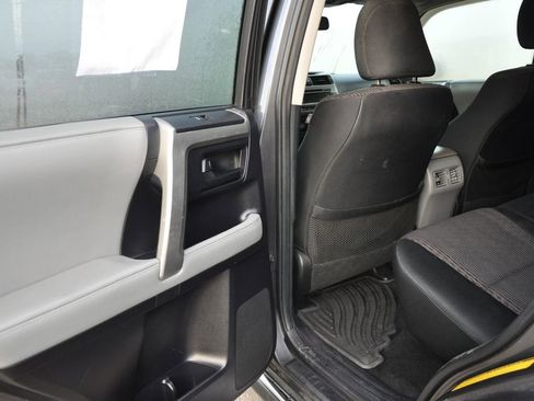 Used 2013 Toyota 4Runner SR5 image 13