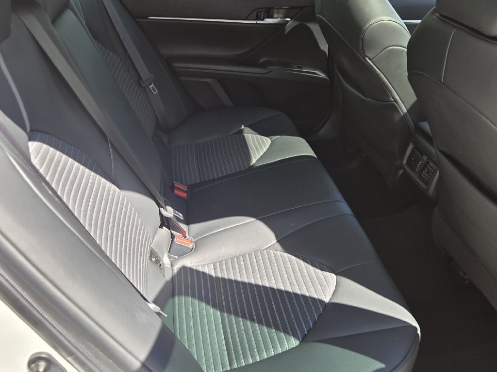 Used 2022 Toyota Camry SE w/ Audio Upgrade Package FWD image 16