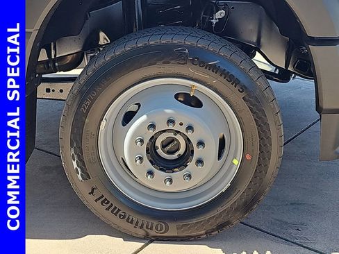 New 2025 Ford F550 4x4 Regular Cab Super Duty image 39