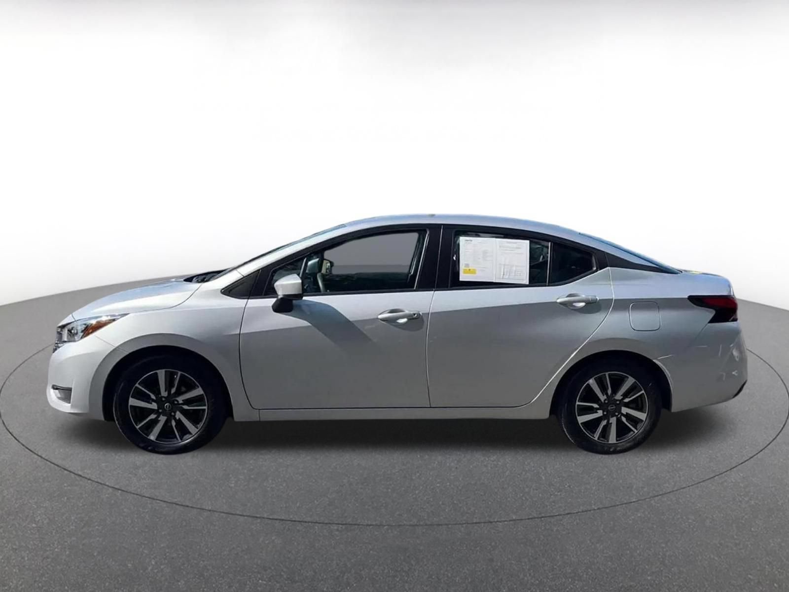 Used 2025 Nissan Versa SV FWD image 7