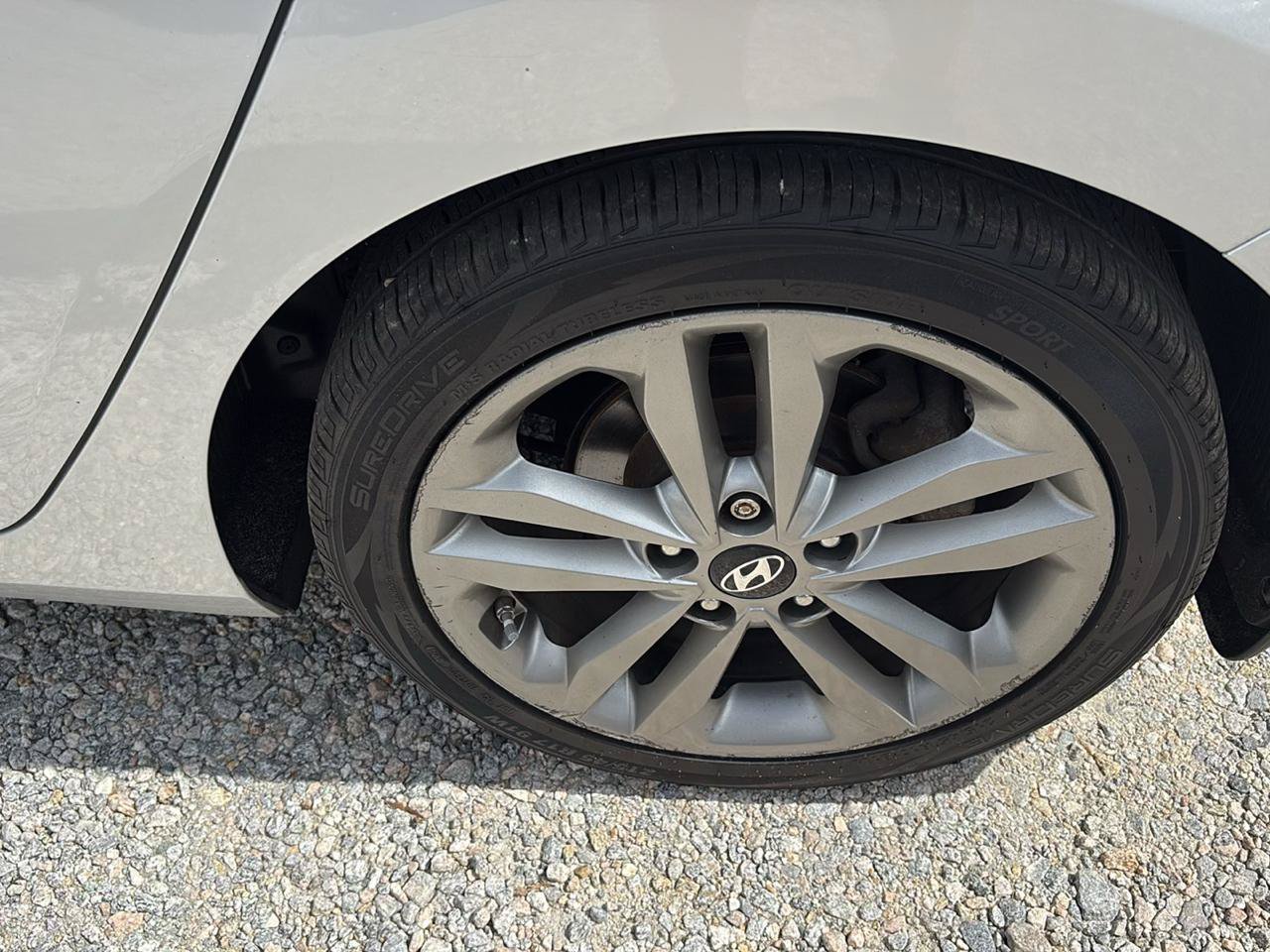 Used 2016 Hyundai Elantra GT FWD image 16