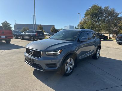 Used 2020 Volvo XC40 T4 Momentum