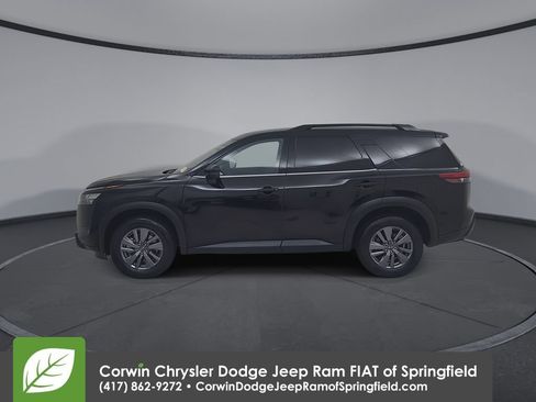 Used 2025 Nissan Pathfinder SV FWD image 9