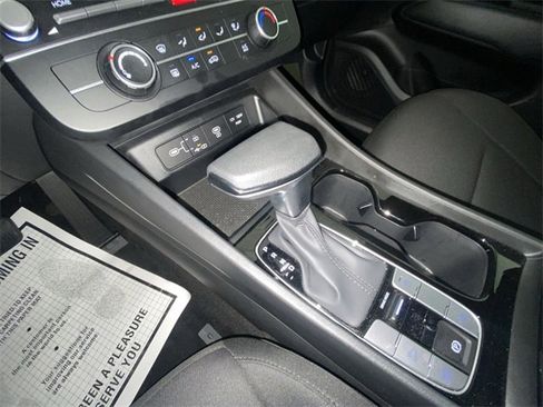 Used 2025 Hyundai Tucson SE image 20