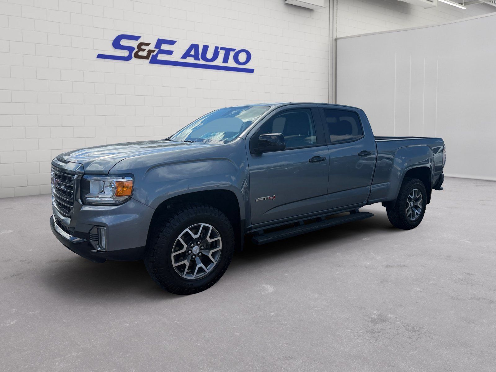 Used 2021 GMC Canyon AT4 AWD/4WD image 1