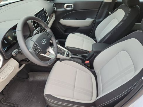 New 2026 Hyundai Venue SEL FWD image 9