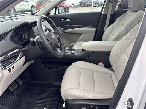 Used 2023 Cadillac XT4 Luxury w/ Cold Weather Package image 19