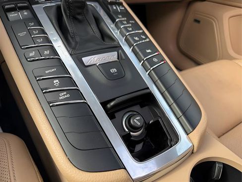 Used 2021 Porsche Macan S image 35