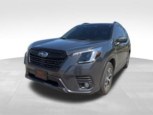 Used 2023 Subaru Forester Premium image 9