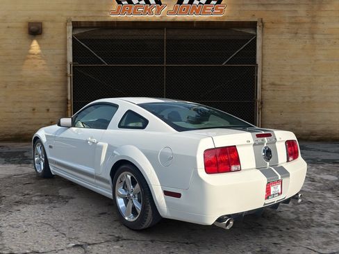 Used 2007 Ford Mustang GT RWD image 7