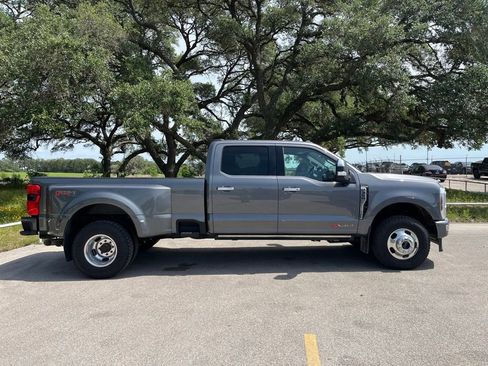 Used 2024 Ford F350 Platinum AWD/4WD image 4
