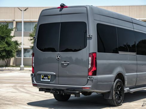 Used 2022 Mercedes-Benz Sprinter 2500 image 17