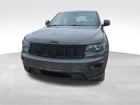 Used 2018 Jeep Grand Cherokee Altitude image 8