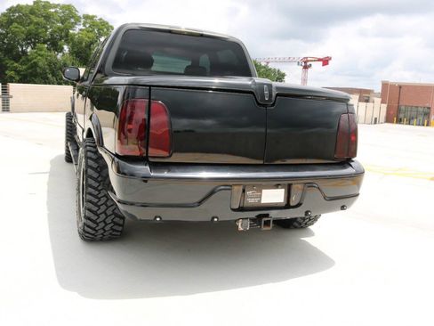 Used 2002 Lincoln Blackwood RWD image 48
