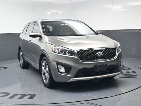 Used 2016 Kia Sorento SX image 3