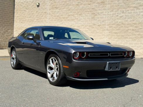 Used 2016 Dodge Challenger R/T Plus RWD image 3