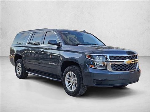 Used 2020 Chevrolet Suburban LT image 3