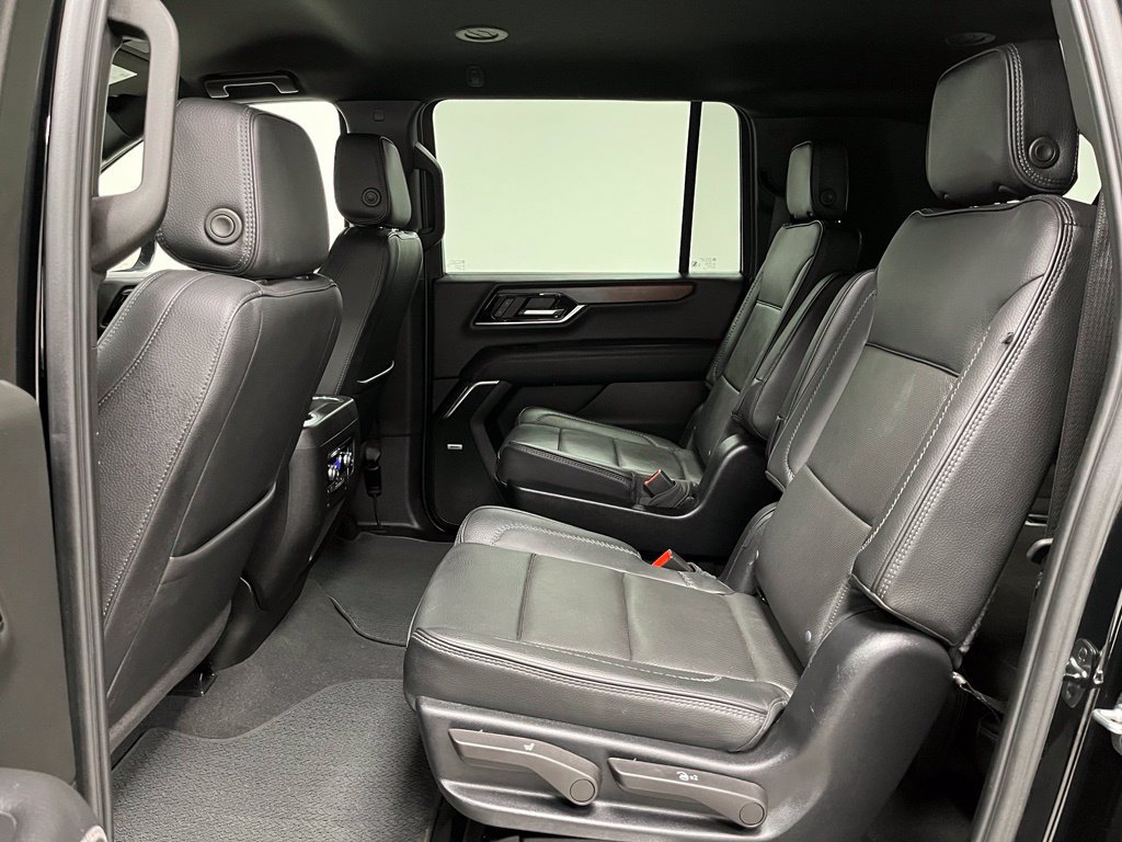 Used 2025 GMC Yukon XL Denali AWD/4WD image 41