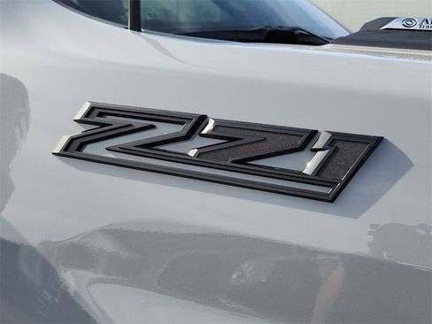 Used 2024 Chevrolet Silverado 2500 LTZ w/ LTZ Plus Package image 10