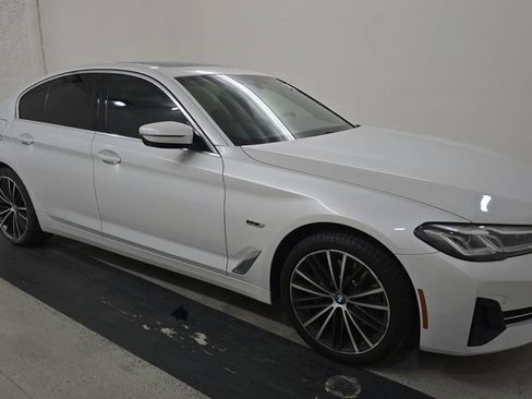 Used 2023 BMW 530e w/ Convenience Package image 2