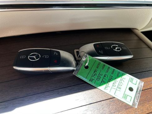 Used 2021 Mercedes-Benz GLE 350 4MATIC w/ Premium Package image 38