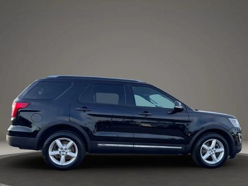 Used 2016 Ford Explorer XLT w/ Equipment Group 201A AWD/4WD image 3