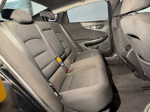 Used 2017 Chevrolet Malibu LT FWD image 25