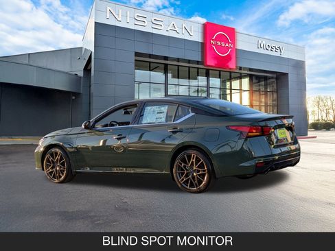 New 2025 Nissan Altima 2.5 SR image 5