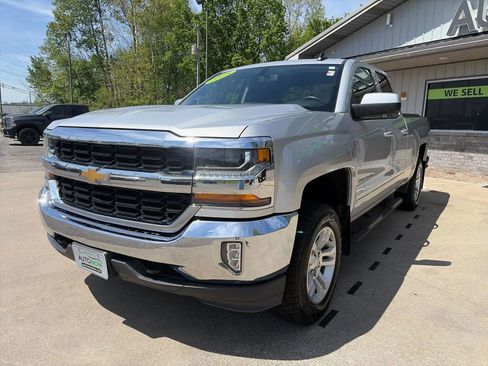 Used 2018 Chevrolet Silverado 1500 LT w/ All Star Edition AWD/4WD image 3
