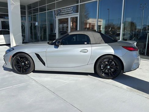 Certified 2022 BMW Z4 sDrive30i w/ M Sport Package image 3